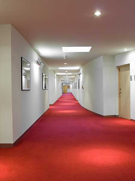 hotel-hallway-with-red-carpet-fort-worth-tx